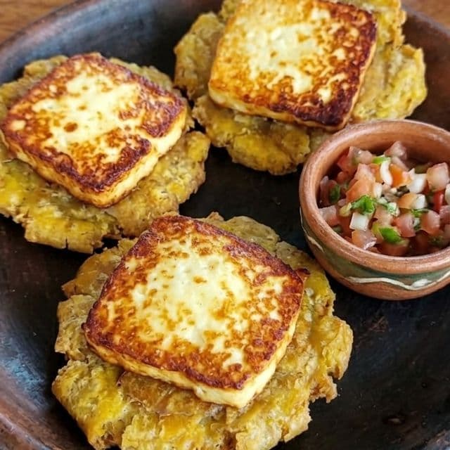 Tostón con queso