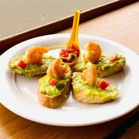 Bruschetta de camarón