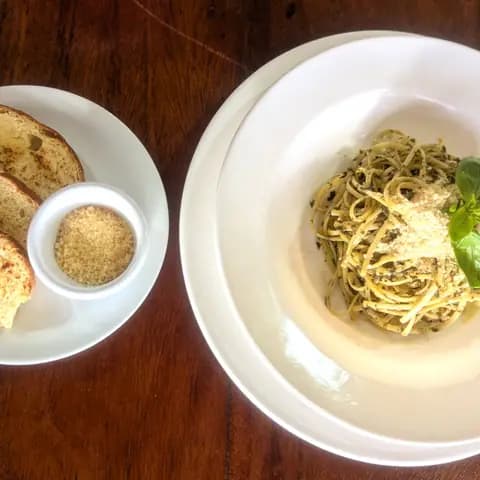 Pasta al pesto
