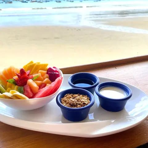 Tazón de fruta y granola