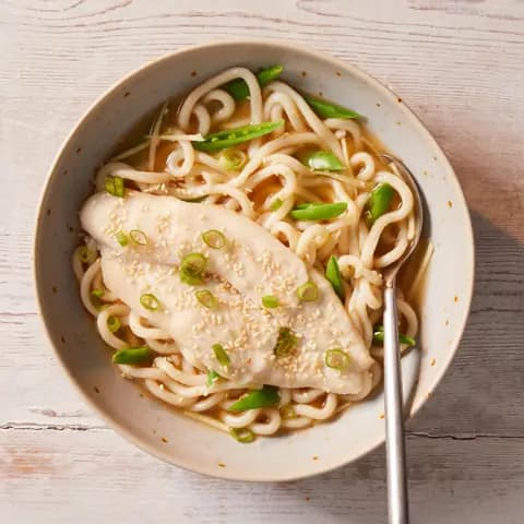 Fideos udon con pescado