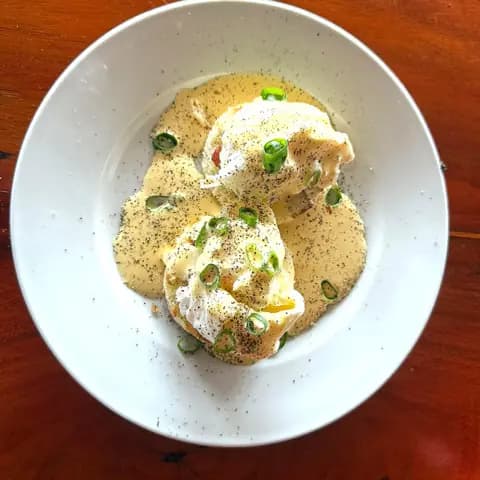 Huevos benedictinos sin bacon