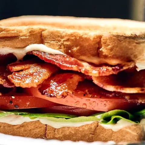 Sándwich BLT de desayuno